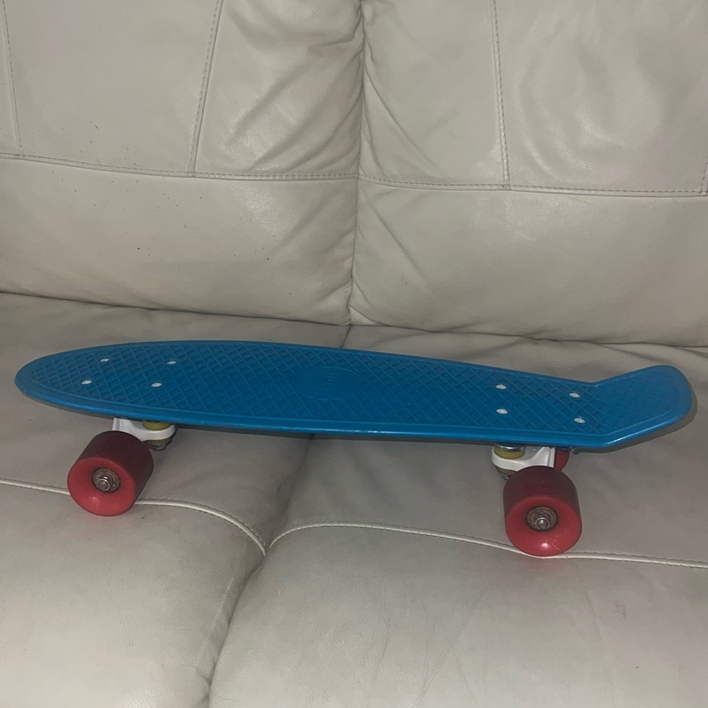 Penny 22” skateboard - 22" of ultimate flex, strength and grip with waffle deck